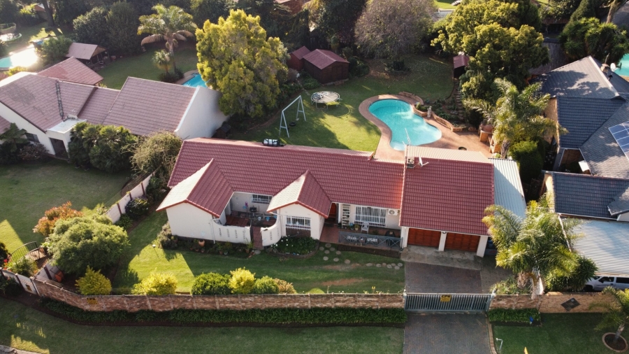 3 Bedroom Property for Sale in Brackenhurst Gauteng
