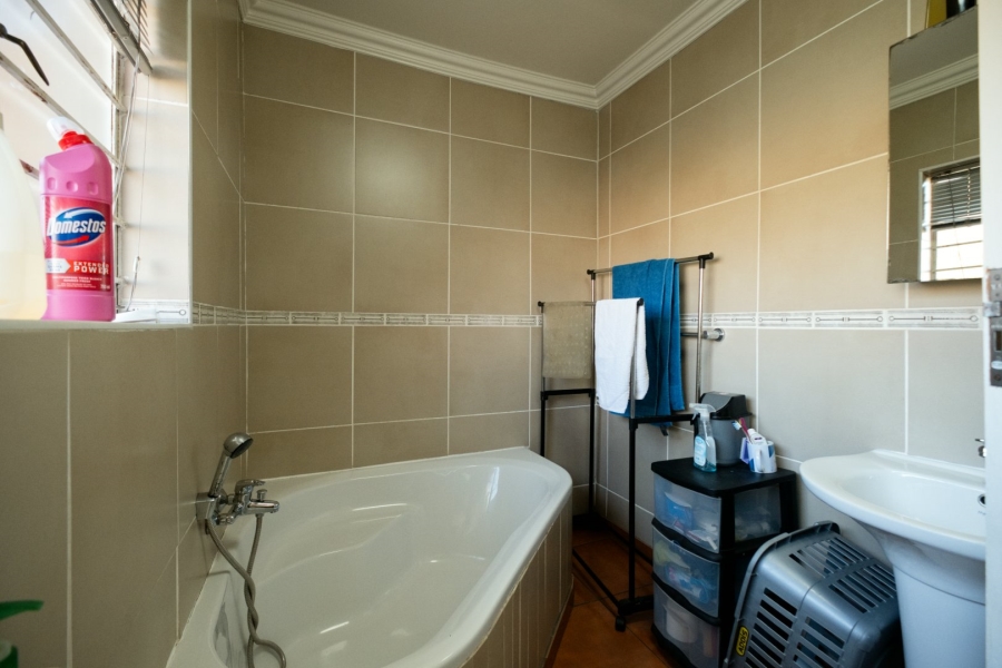 3 Bedroom Property for Sale in Brackenhurst Gauteng