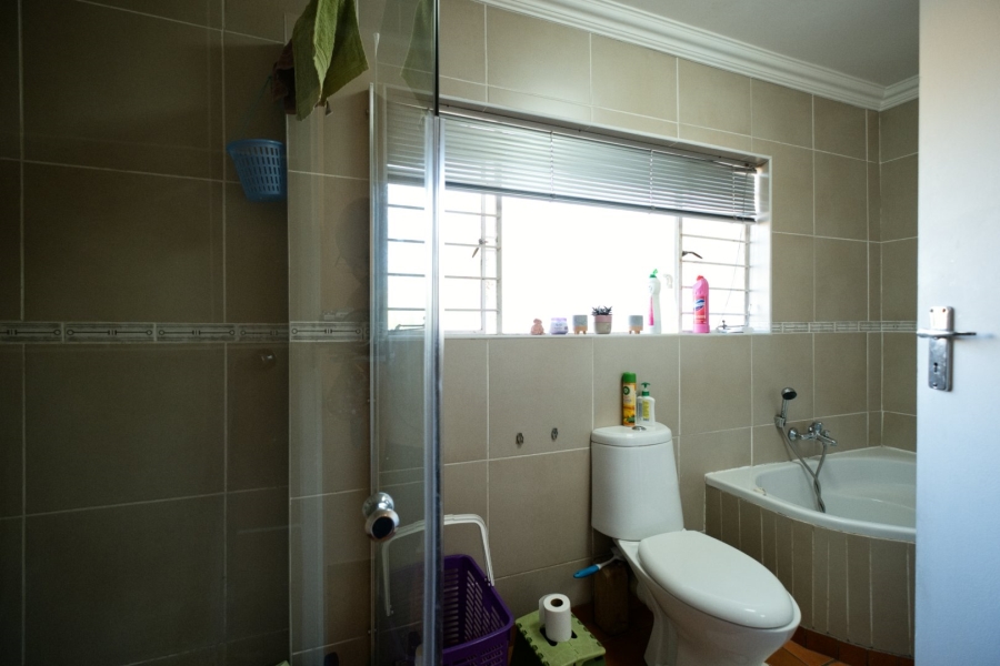 3 Bedroom Property for Sale in Brackenhurst Gauteng