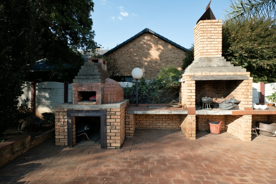 3 Bedroom Property for Sale in Brackenhurst Gauteng