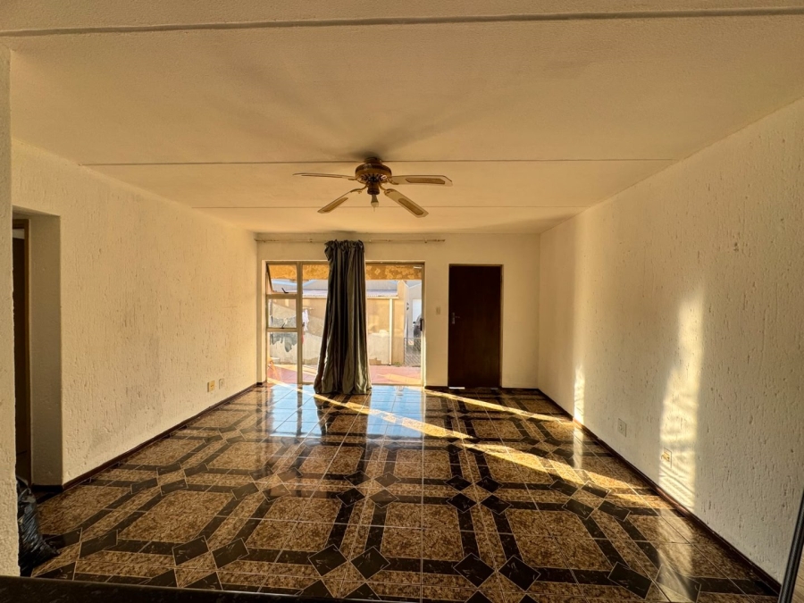 2 Bedroom Property for Sale in Vorna Valley Gauteng