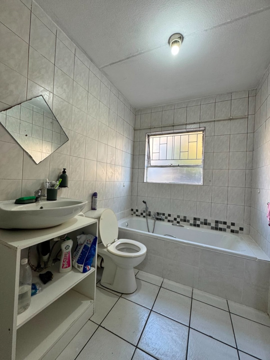 2 Bedroom Property for Sale in Vorna Valley Gauteng