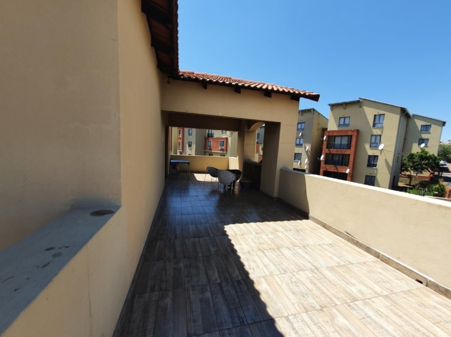 2 Bedroom Property for Sale in Noordwyk Gauteng