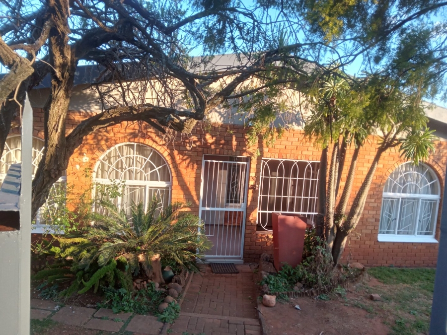 4 Bedroom Property for Sale in Danville Gauteng