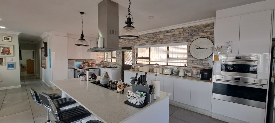 5 Bedroom Property for Sale in Sunnyrock Gauteng