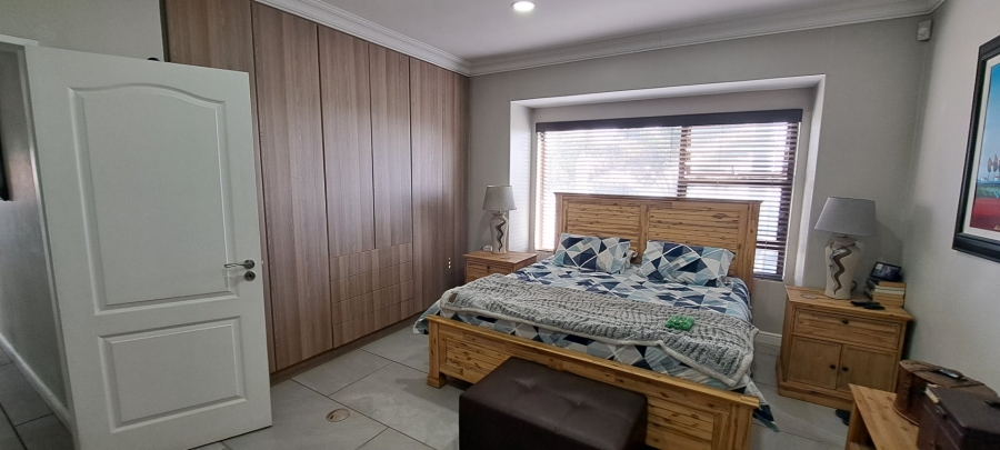 5 Bedroom Property for Sale in Sunnyrock Gauteng