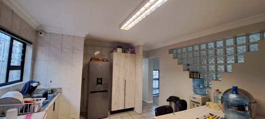 5 Bedroom Property for Sale in Sunnyrock Gauteng