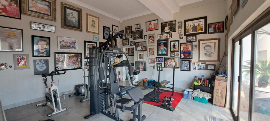 5 Bedroom Property for Sale in Sunnyrock Gauteng