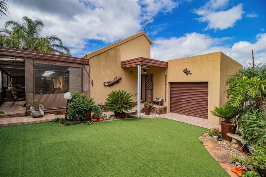 3 Bedroom Property for Sale in Van Riebeeck Park Gauteng