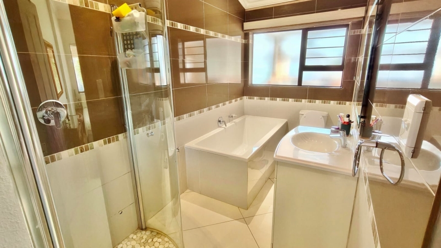 4 Bedroom Property for Sale in Vaal Marina Gauteng