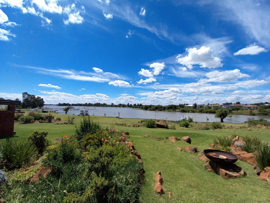 4 Bedroom Property for Sale in Vaal Marina Gauteng