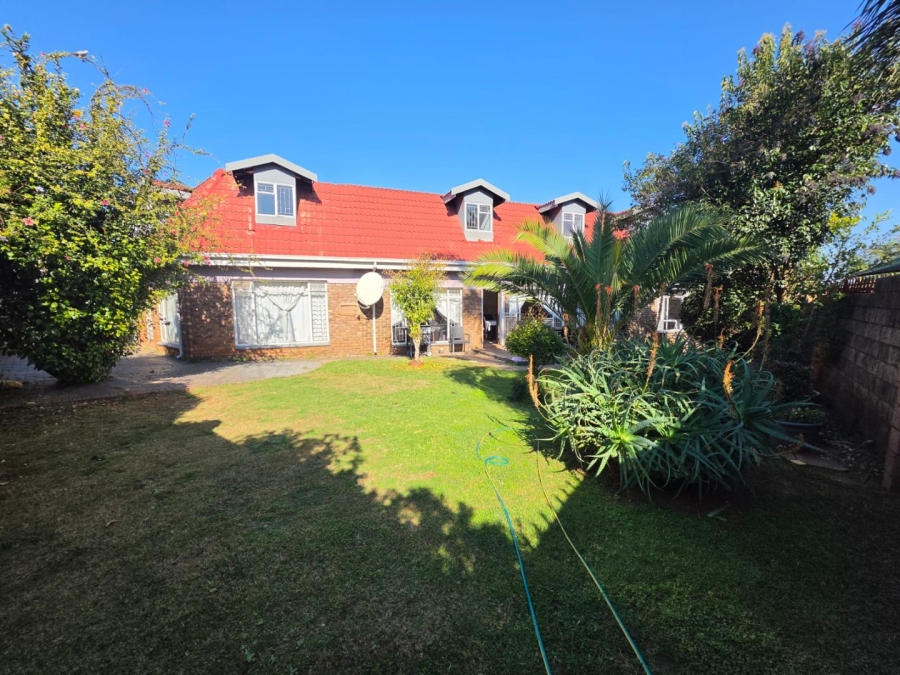 3 Bedroom Property for Sale in Rooihuiskraal Gauteng