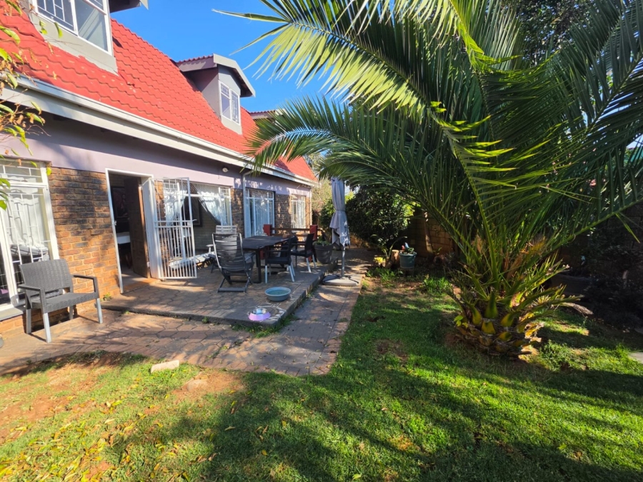 3 Bedroom Property for Sale in Rooihuiskraal Gauteng