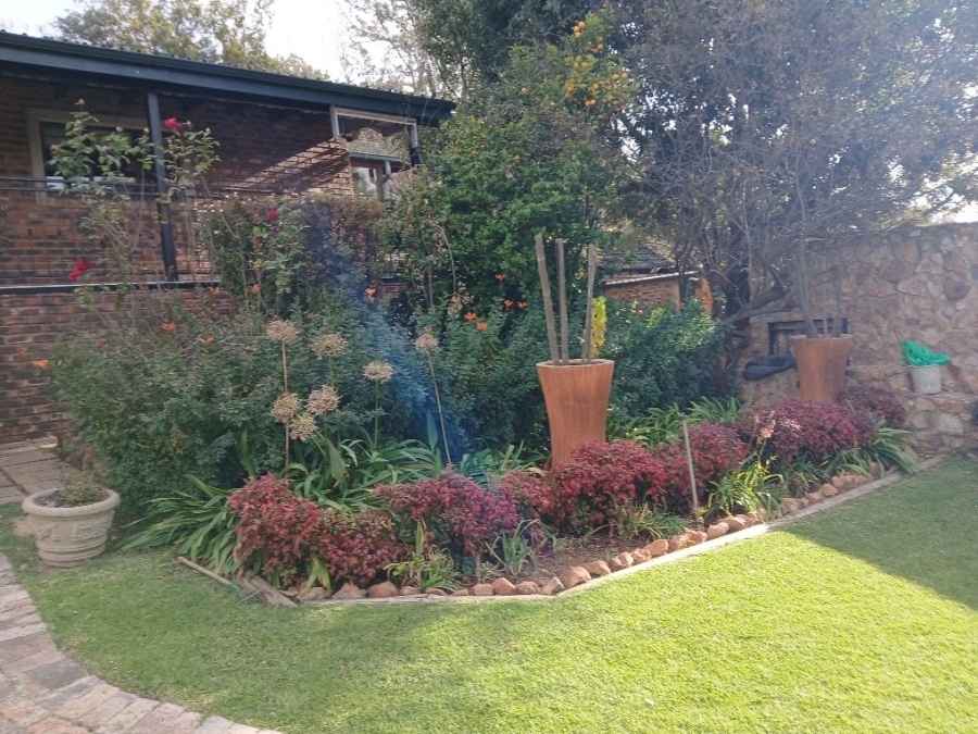 4 Bedroom Property for Sale in Vaaloewer Gauteng