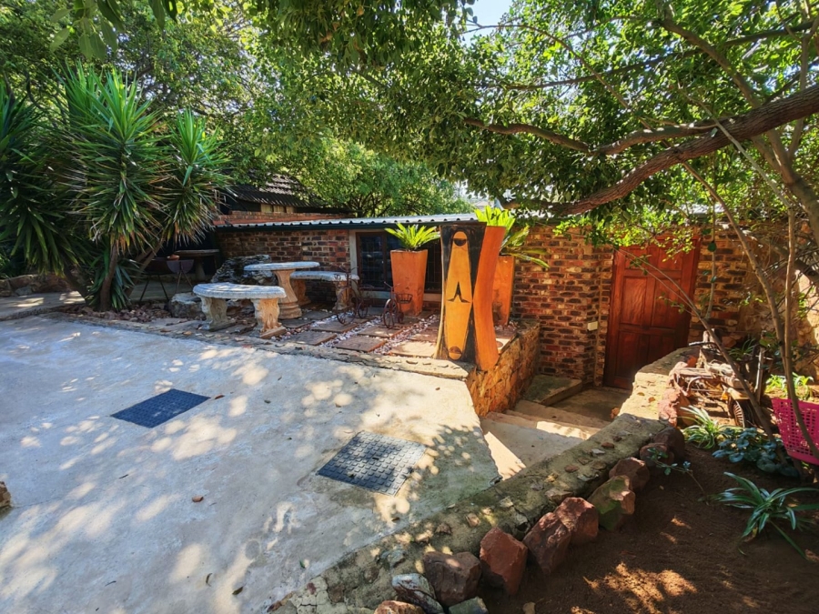 4 Bedroom Property for Sale in Vaaloewer Gauteng