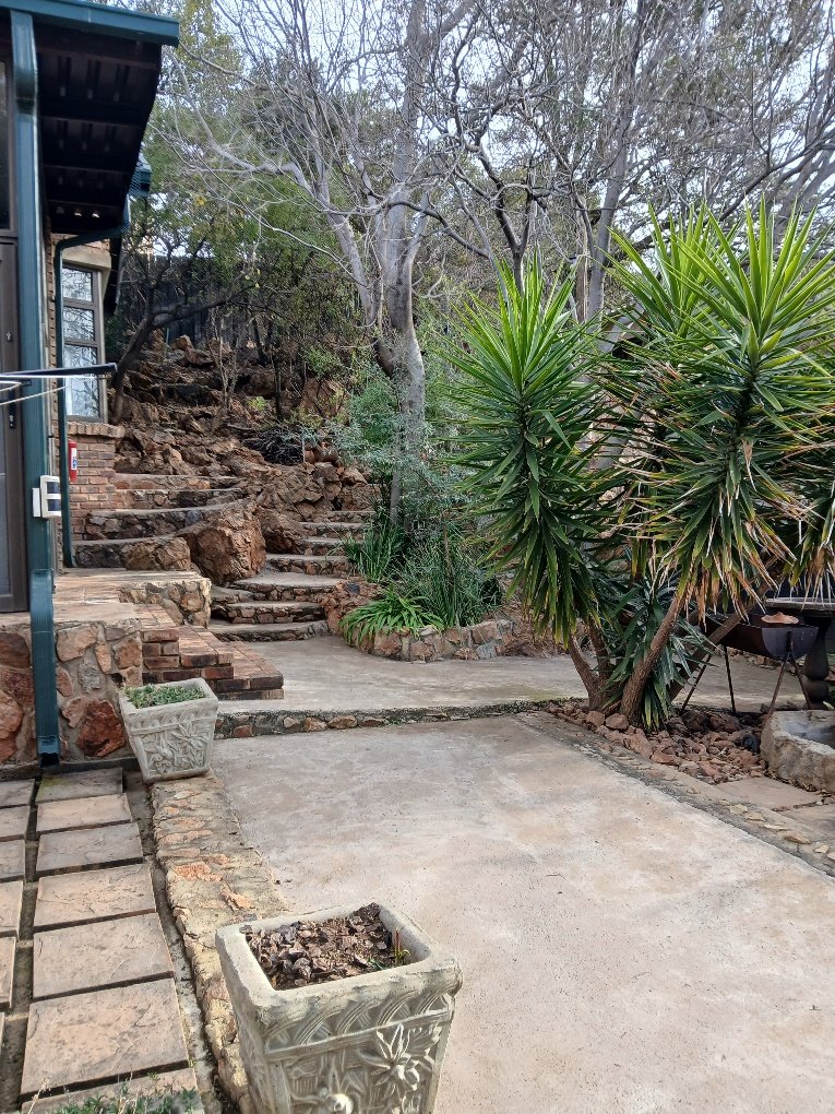 4 Bedroom Property for Sale in Vaaloewer Gauteng