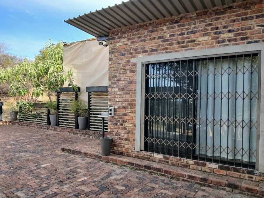 4 Bedroom Property for Sale in Vaaloewer Gauteng