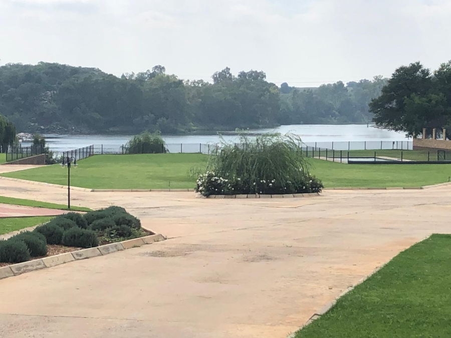Commercial Property for Sale in Vaaloewer Gauteng