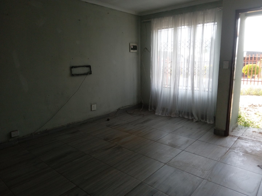 3 Bedroom Property for Sale in Lotus Gardens Gauteng