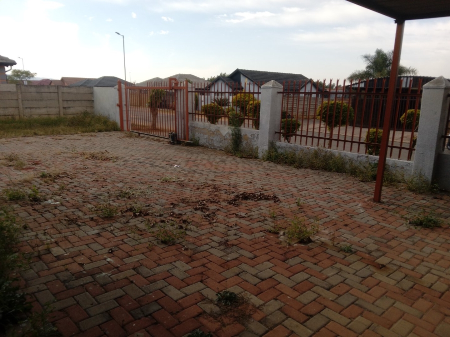 3 Bedroom Property for Sale in Lotus Gardens Gauteng