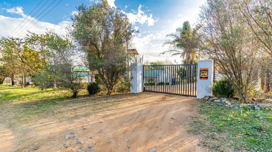 Commercial Property for Sale in Chartwell Gauteng