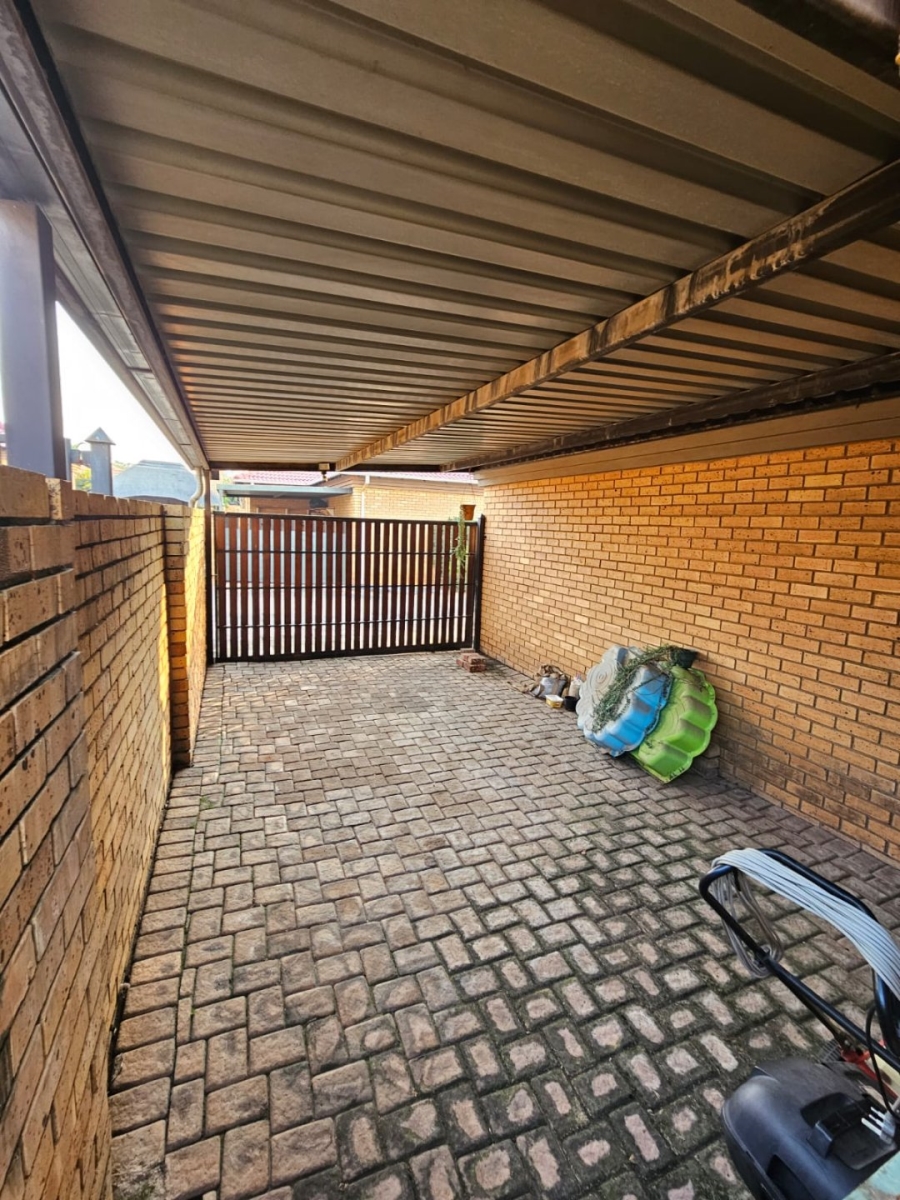 3 Bedroom Property for Sale in The Reeds Gauteng
