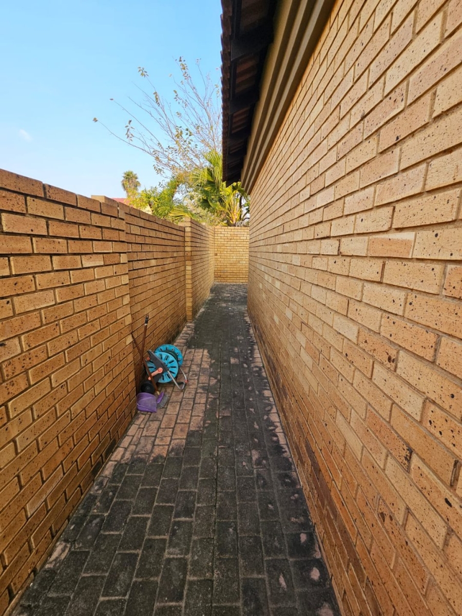 3 Bedroom Property for Sale in The Reeds Gauteng