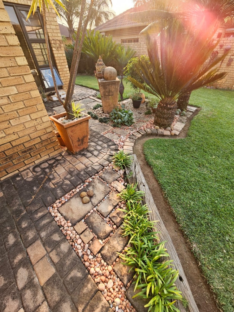 3 Bedroom Property for Sale in The Reeds Gauteng