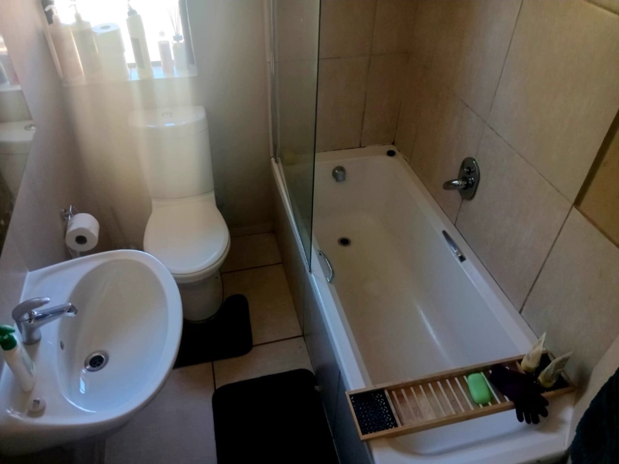 To Let 2 Bedroom Property for Rent in The Stewards Gauteng
