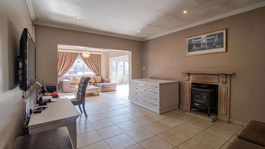 3 Bedroom Property for Sale in Glenanda Gauteng
