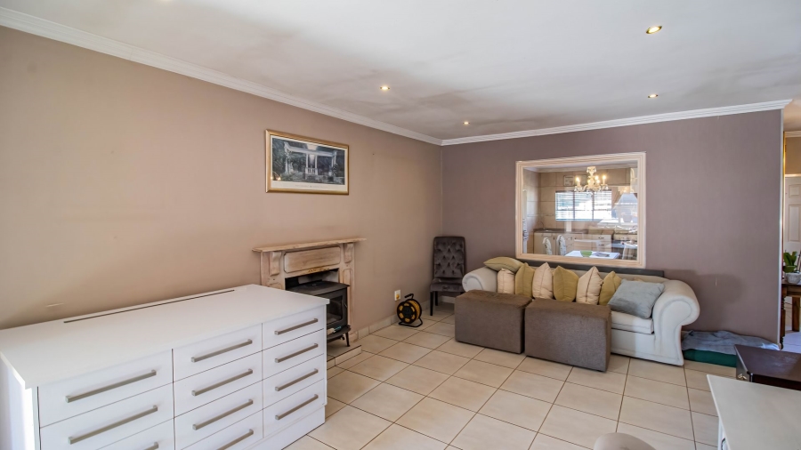 3 Bedroom Property for Sale in Glenanda Gauteng