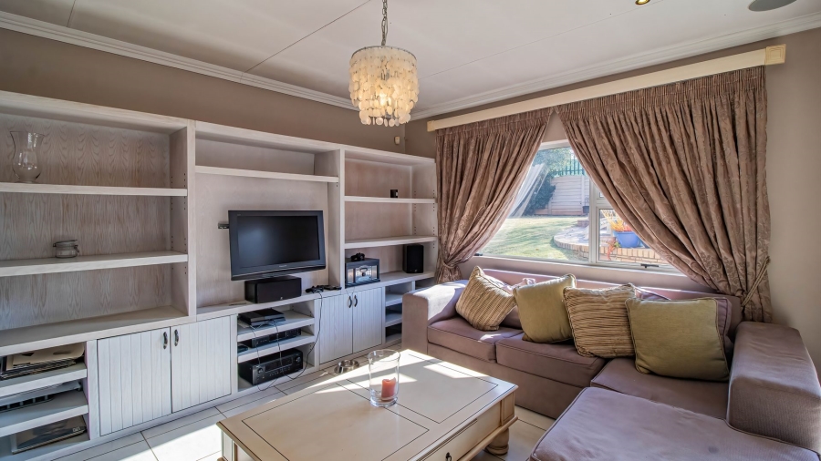 3 Bedroom Property for Sale in Glenanda Gauteng