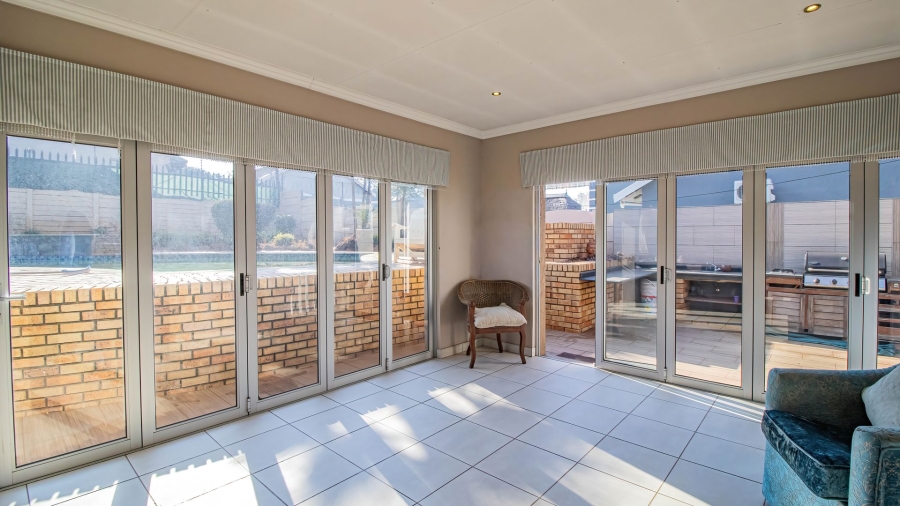 3 Bedroom Property for Sale in Glenanda Gauteng