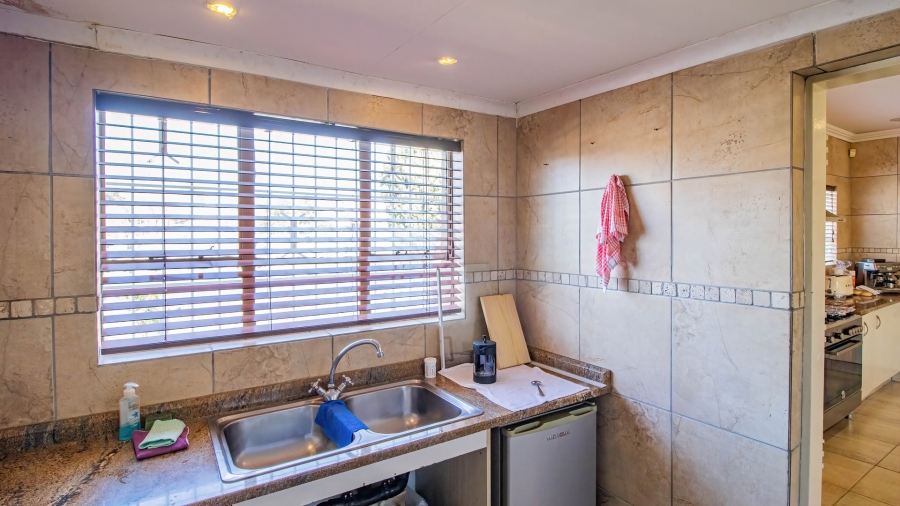 3 Bedroom Property for Sale in Glenanda Gauteng