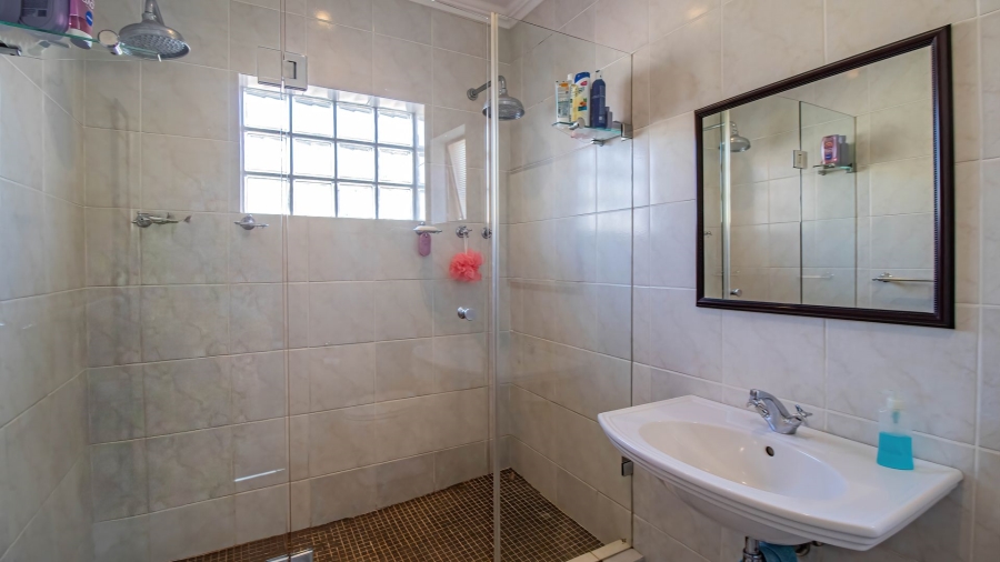 3 Bedroom Property for Sale in Glenanda Gauteng