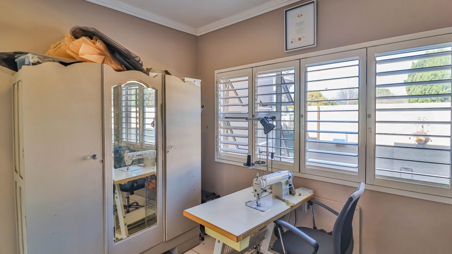 3 Bedroom Property for Sale in Glenanda Gauteng