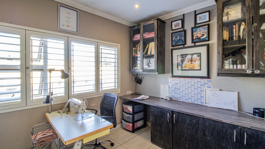 3 Bedroom Property for Sale in Glenanda Gauteng