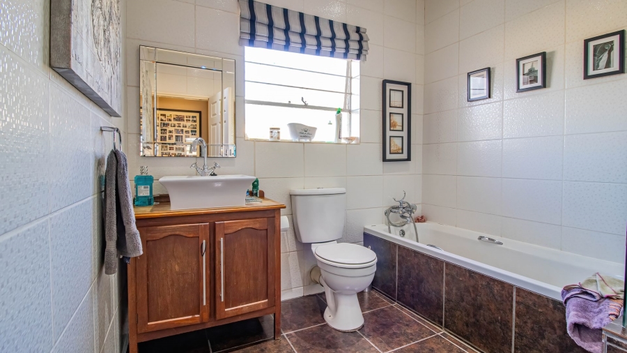 3 Bedroom Property for Sale in Glenanda Gauteng