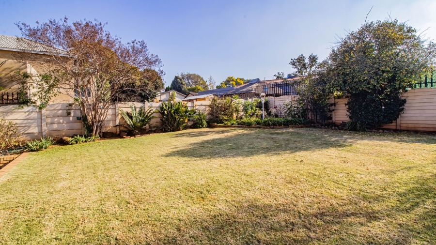 3 Bedroom Property for Sale in Glenanda Gauteng