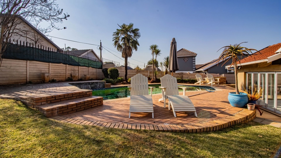 3 Bedroom Property for Sale in Glenanda Gauteng