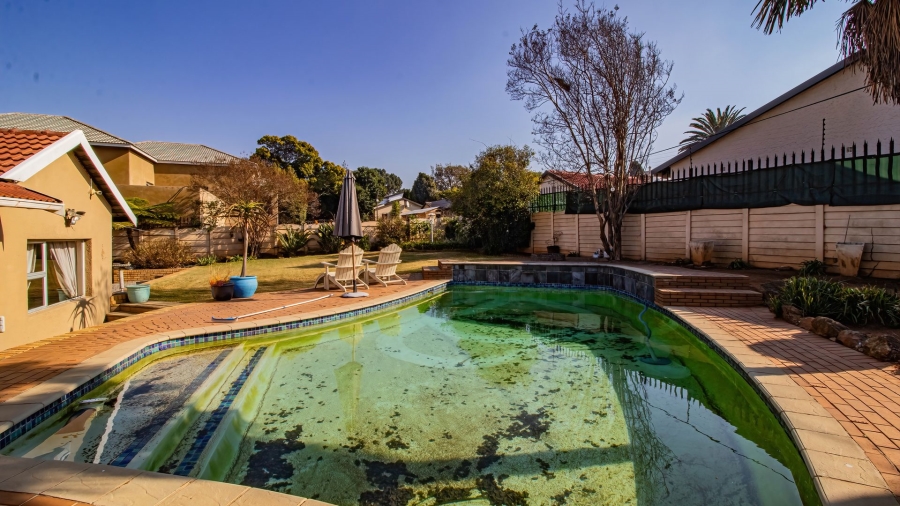 3 Bedroom Property for Sale in Glenanda Gauteng