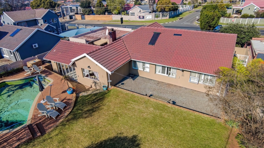 3 Bedroom Property for Sale in Glenanda Gauteng