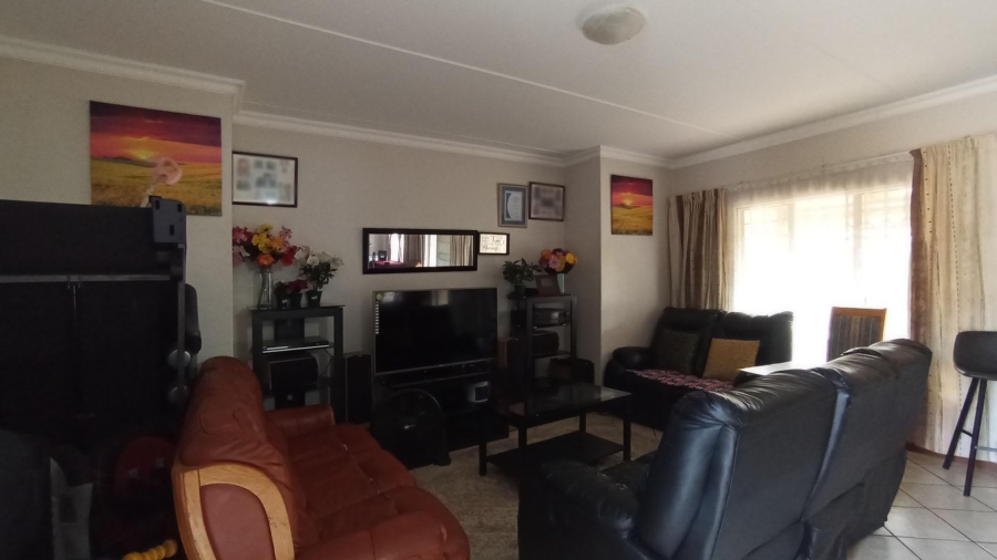  Bedroom Property for Sale in Willow Glen Gauteng