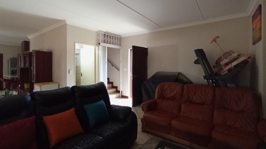  Bedroom Property for Sale in Willow Glen Gauteng