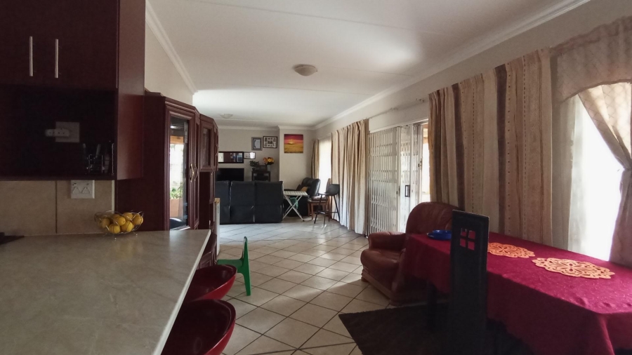  Bedroom Property for Sale in Willow Glen Gauteng