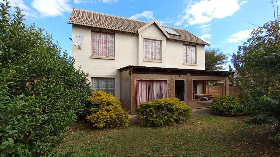  Bedroom Property for Sale in Willow Glen Gauteng