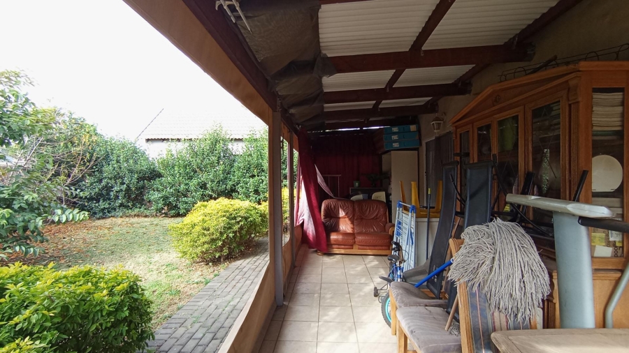 Bedroom Property for Sale in Willow Glen Gauteng