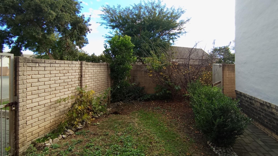  Bedroom Property for Sale in Willow Glen Gauteng