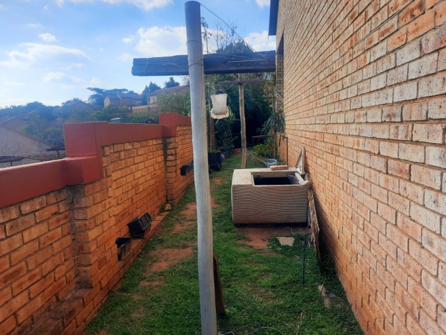 2 Bedroom Property for Sale in Wilgeheuwel Gauteng