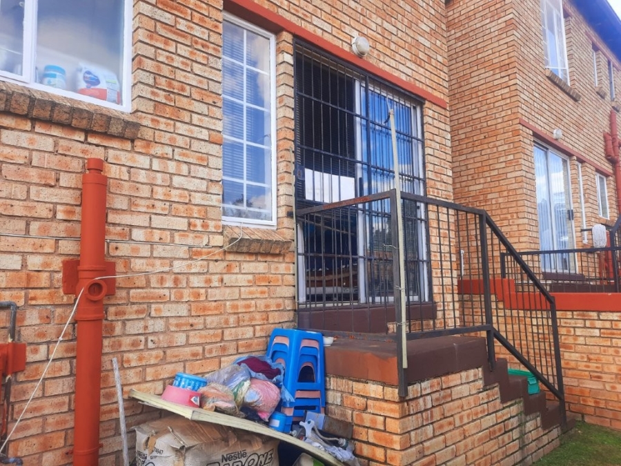 2 Bedroom Property for Sale in Wilgeheuwel Gauteng